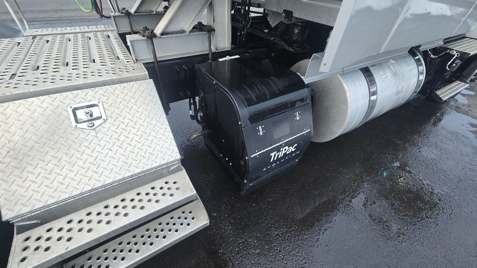 Sleeper Tractor-Heavy Duty Tractors-Volvo-2020-VNL64740-White Deer-PA-445,731\n\t\tmiles-$ 58,500 - Image 22