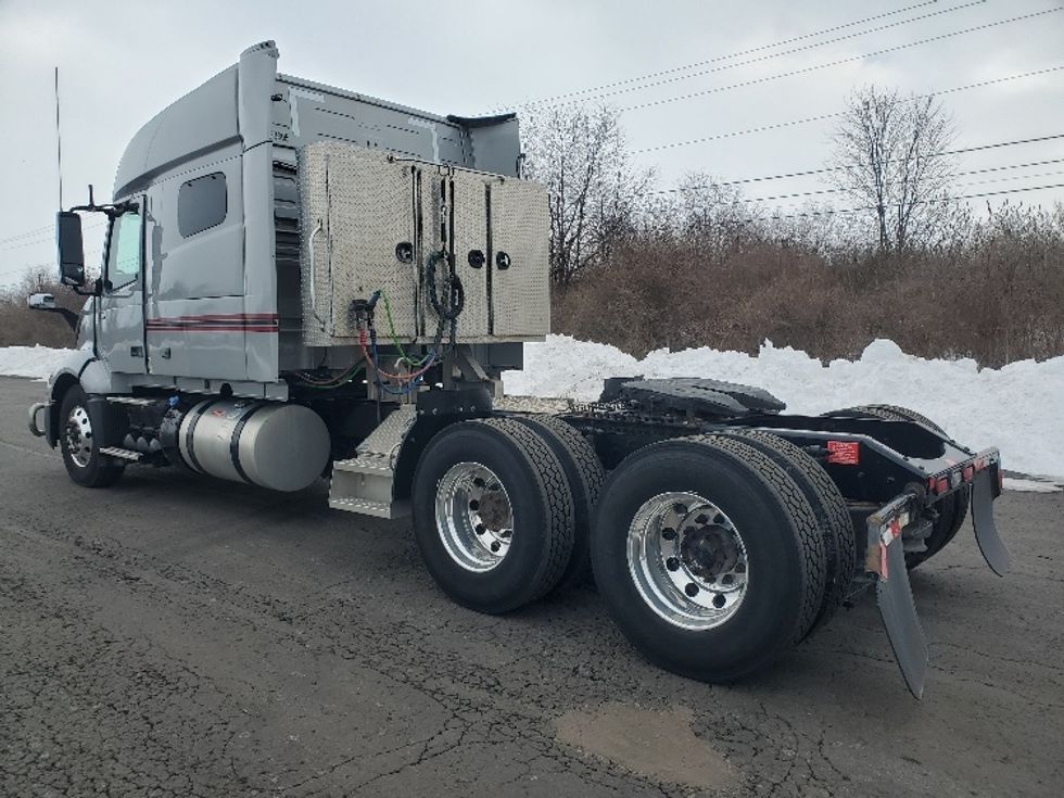 Sleeper Tractor-Heavy Duty Tractors-Volvo-2020-VNL64740-White Deer-PA-496,797\n\t\tmiles-$ 55,750 - Image 5