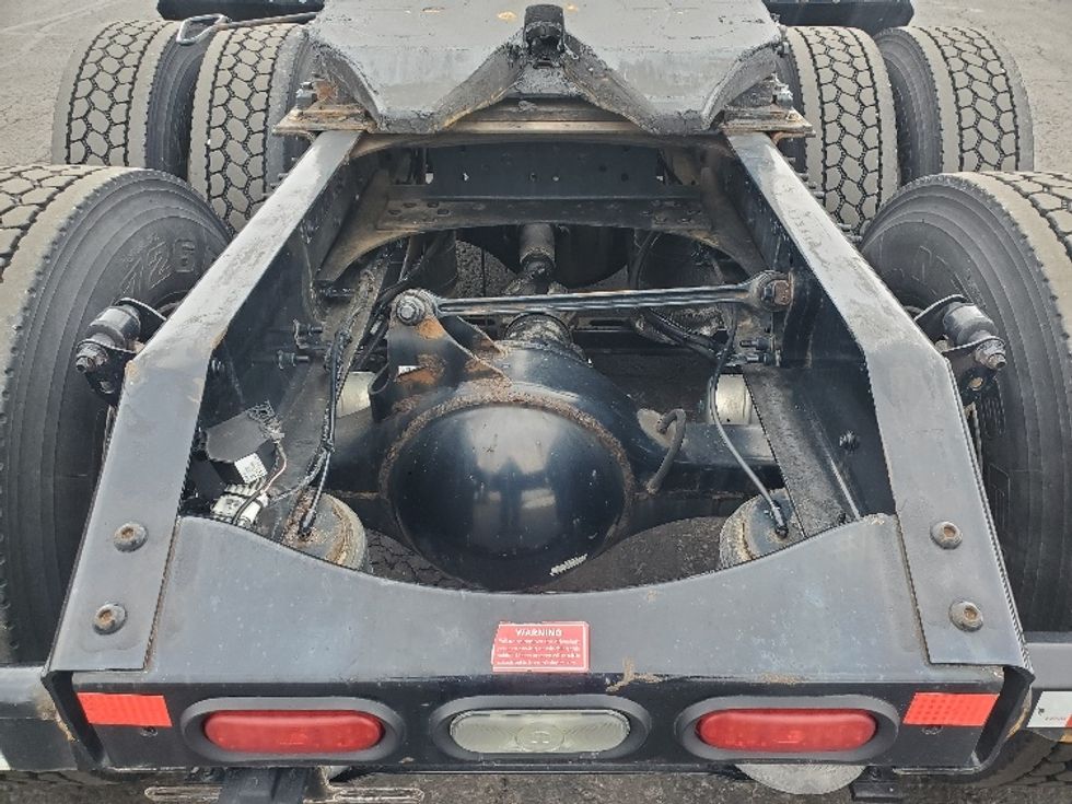 Sleeper Tractor-Heavy Duty Tractors-Volvo-2020-VNL64740-White Deer-PA-496,797\n\t\tmiles-$ 55,750 - Image 6