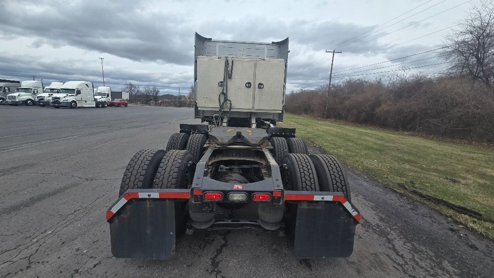 Sleeper Tractor-Heavy Duty Tractors-Volvo-2020-VNL64740-White Deer-PA-513,822\n\t\tmiles-$ 54,500 - Image 6