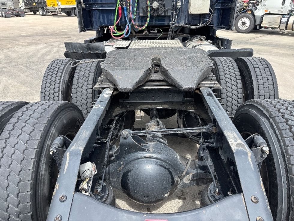 Sleeper Tractor-Heavy Duty Tractors-Volvo-2020-VNL64760-Arlington-TX-710,551\n\t\tmiles-$ 50,000 - Image 6