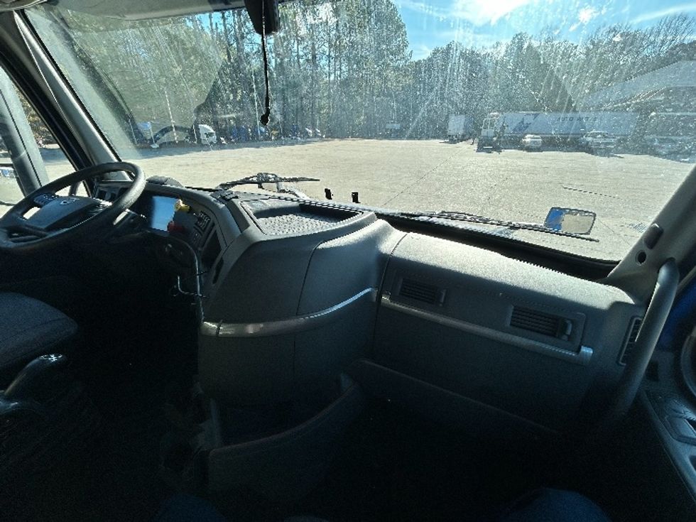 Sleeper Tractor-Heavy Duty Tractors-Volvo-2020-VNL64760-Atlanta-GA-829,062\n\t\tmiles-$ 41,250 - Image 14