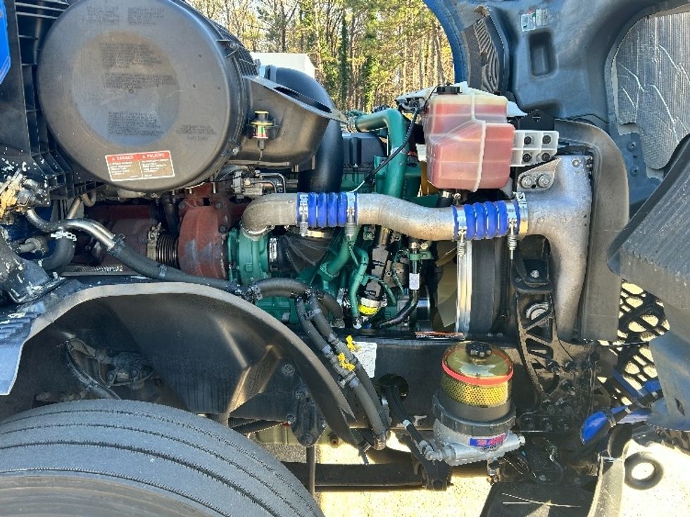 Sleeper Tractor-Heavy Duty Tractors-Volvo-2020-VNL64760-Atlanta-GA-829,062\n\t\tmiles-$ 41,250 - Image 19