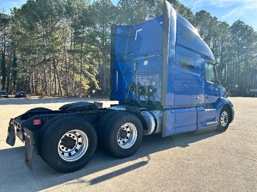 Sleeper Tractor-Heavy Duty Tractors-Volvo-2020-VNL64760-Atlanta-GA-829,062\n\t\tmiles-$ 41,250 - Image 6