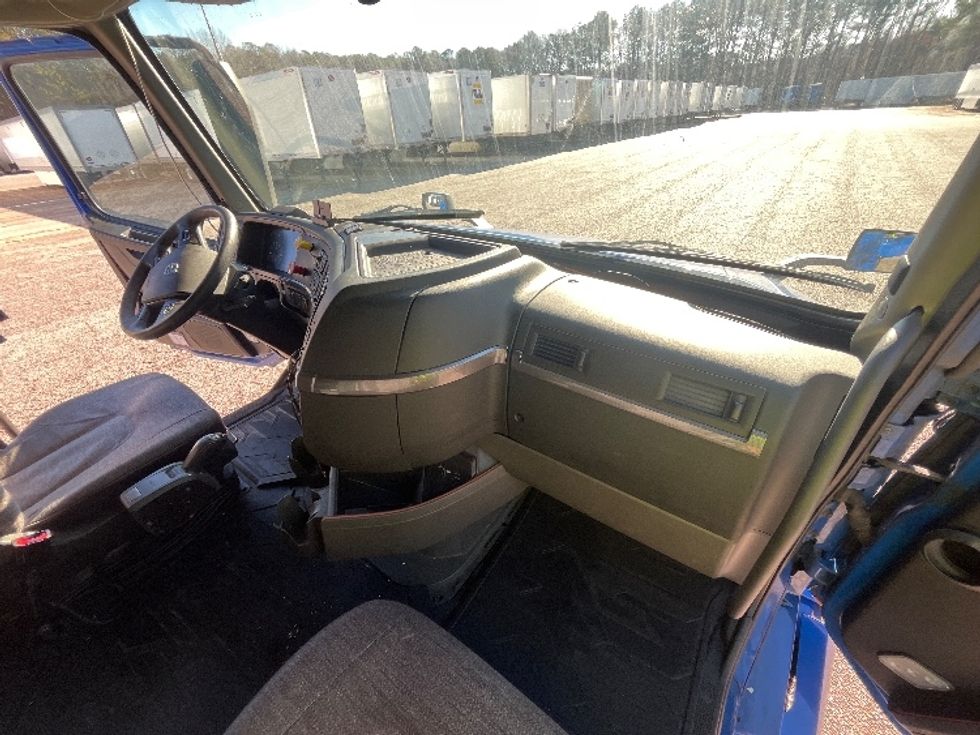 Sleeper Tractor-Heavy Duty Tractors-Volvo-2020-VNL64760-Atlanta-GA-857,158\n\t\tmiles-$ 36,250 - Image 15