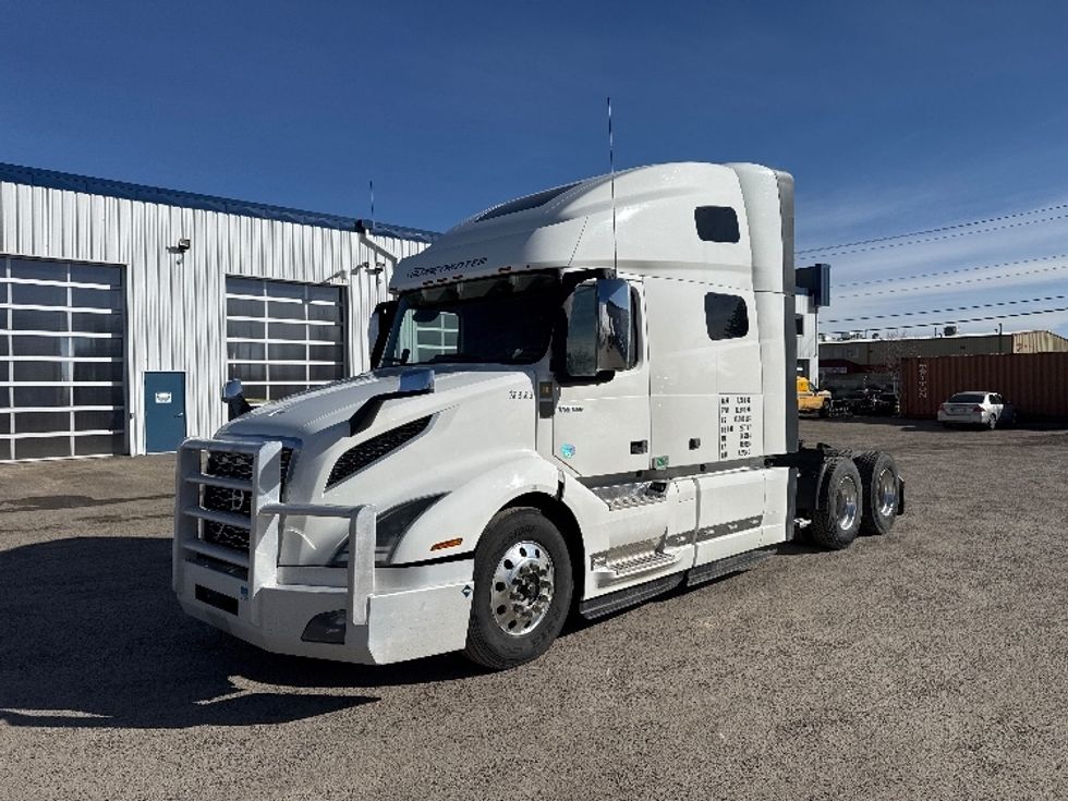 Sleeper Tractor-Heavy Duty Tractors-Volvo-2020-VNL64760-Calgary-AB-906,838\n\t\tkm-$ 77,250 - Image 3