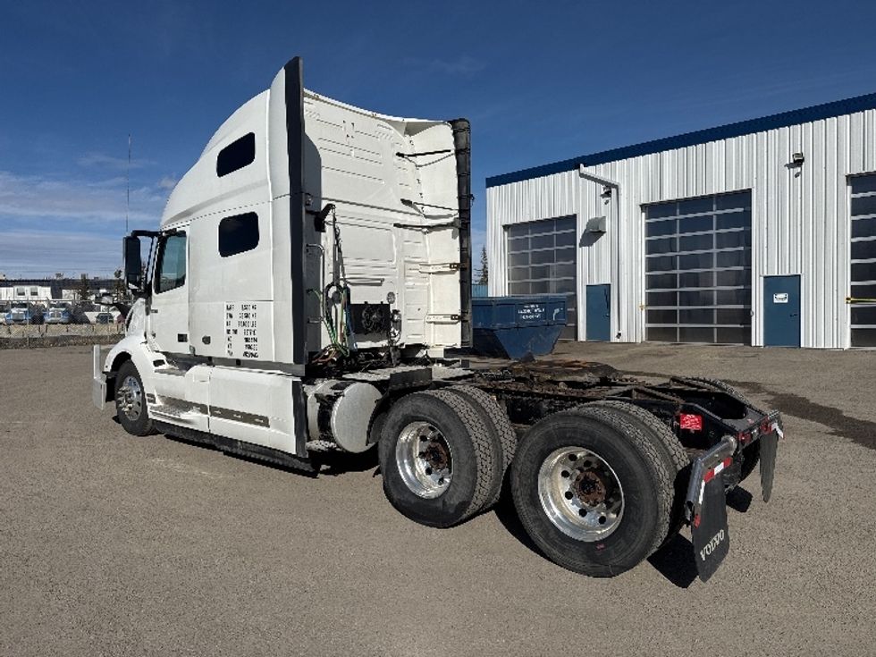 Sleeper Tractor-Heavy Duty Tractors-Volvo-2020-VNL64760-Calgary-AB-906,838\n\t\tkm-$ 77,250 - Image 5