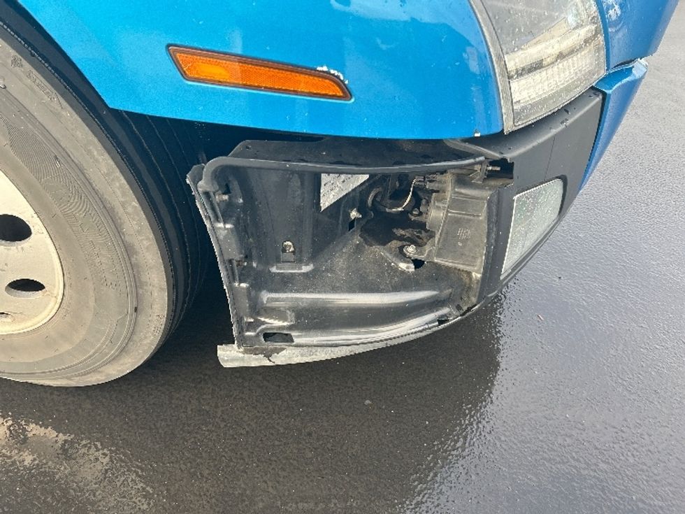 Sleeper Tractor-Heavy Duty Tractors-Volvo-2020-VNL64760-Coburg-OR-493,991\n\t\tmiles-$ 61,750 - Image 22