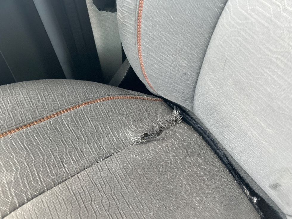 Sleeper Tractor-Heavy Duty Tractors-Volvo-2020-VNL64760-Coburg-OR-493,991\n\t\tmiles-$ 61,750 - Image 24