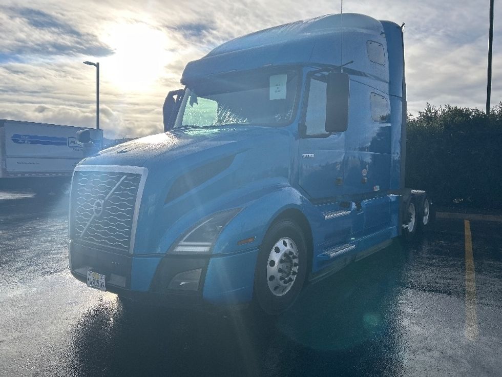 Sleeper Tractor-Heavy Duty Tractors-Volvo-2020-VNL64760-Coburg-OR-493,991\n\t\tmiles-$ 61,750 - Image 3