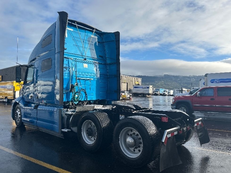 Sleeper Tractor-Heavy Duty Tractors-Volvo-2020-VNL64760-Coburg-OR-493,991\n\t\tmiles-$ 61,750 - Image 5