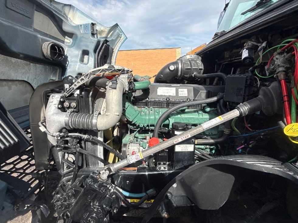 Sleeper Tractor-Heavy Duty Tractors-Volvo-2020-VNL64760-Dallas-TX-613,628\n\t\tmiles-$ 59,500 - Image 21