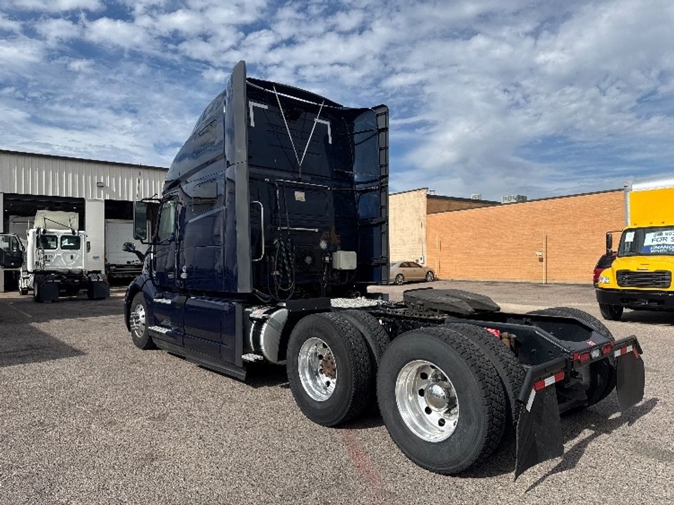 Sleeper Tractor-Heavy Duty Tractors-Volvo-2020-VNL64760-Dallas-TX-613,628\n\t\tmiles-$ 59,500 - Image 5