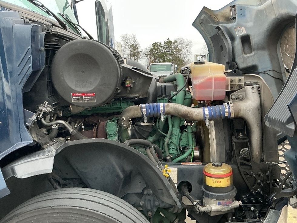 Sleeper Tractor-Heavy Duty Tractors-Volvo-2020-VNL64760-Dallas-TX-752,922\n\t\tmiles-$ 46,250 - Image 20