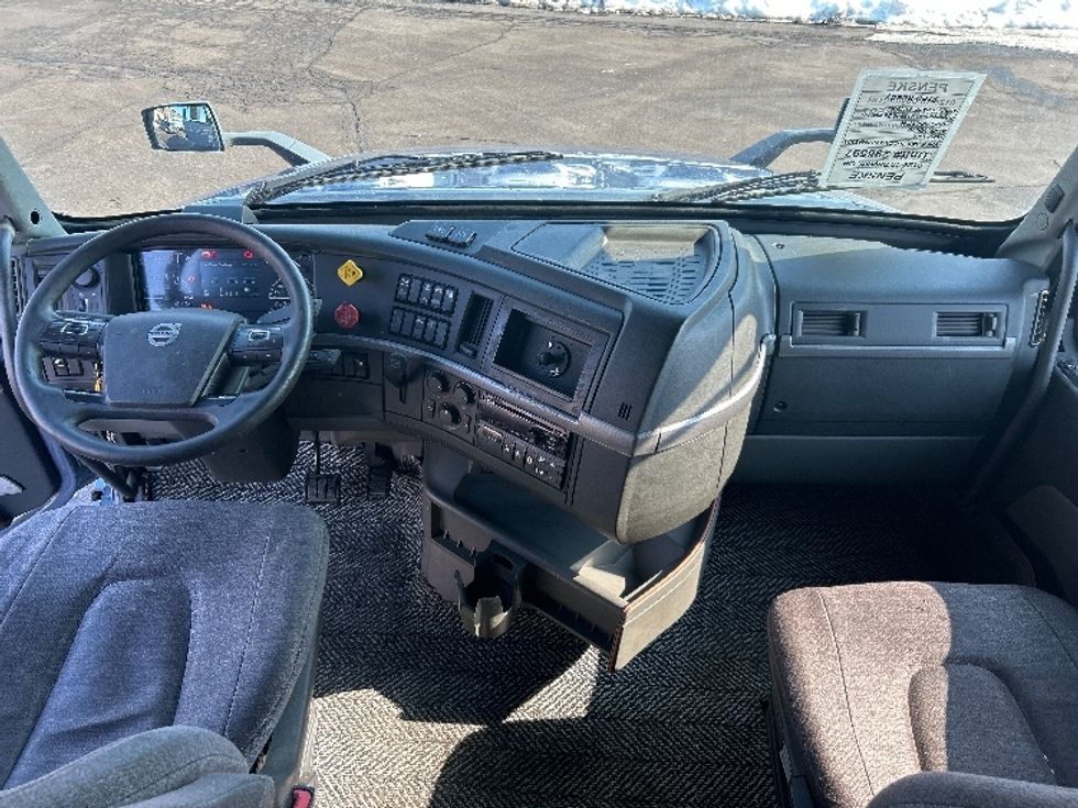 Sleeper Tractor-Heavy Duty Tractors-Volvo-2020-VNL64760-Dayton-OH-535,450\n\t\tmiles-$ 57,500 - Image 13