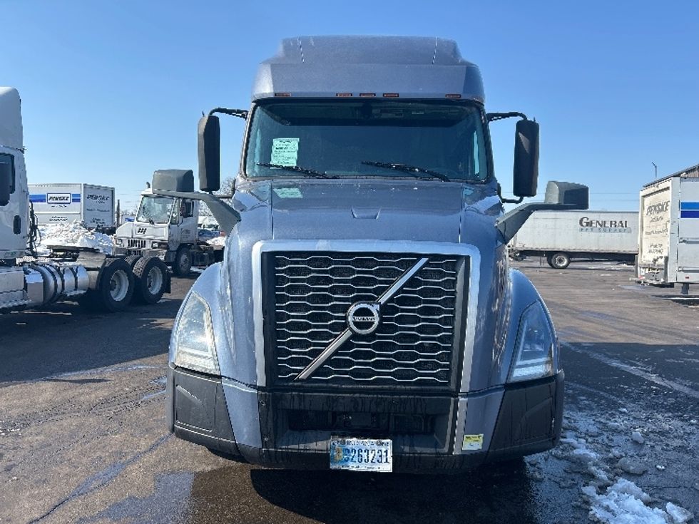 Sleeper Tractor-Heavy Duty Tractors-Volvo-2020-VNL64760-Dayton-OH-535,450\n\t\tmiles-$ 57,500 - Image 2