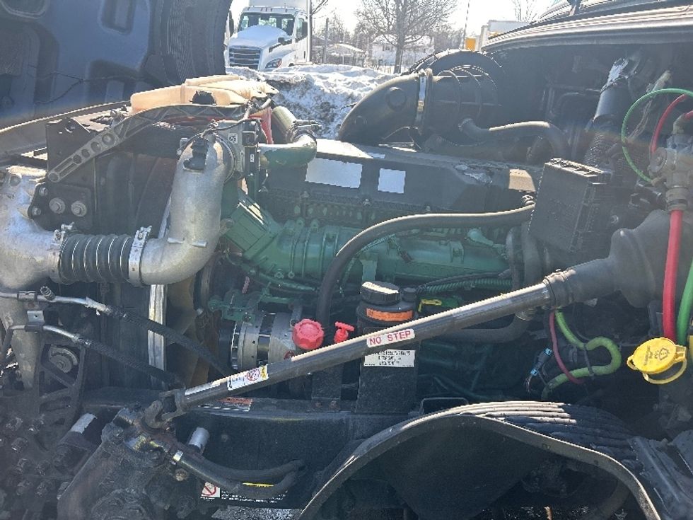 Sleeper Tractor-Heavy Duty Tractors-Volvo-2020-VNL64760-Dayton-OH-535,450\n\t\tmiles-$ 57,500 - Image 21