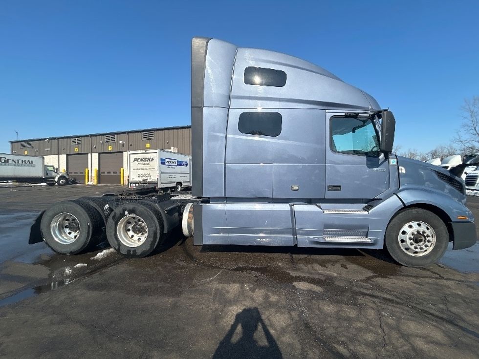 Sleeper Tractor-Heavy Duty Tractors-Volvo-2020-VNL64760-Dayton-OH-535,450\n\t\tmiles-$ 57,500 - Image 8