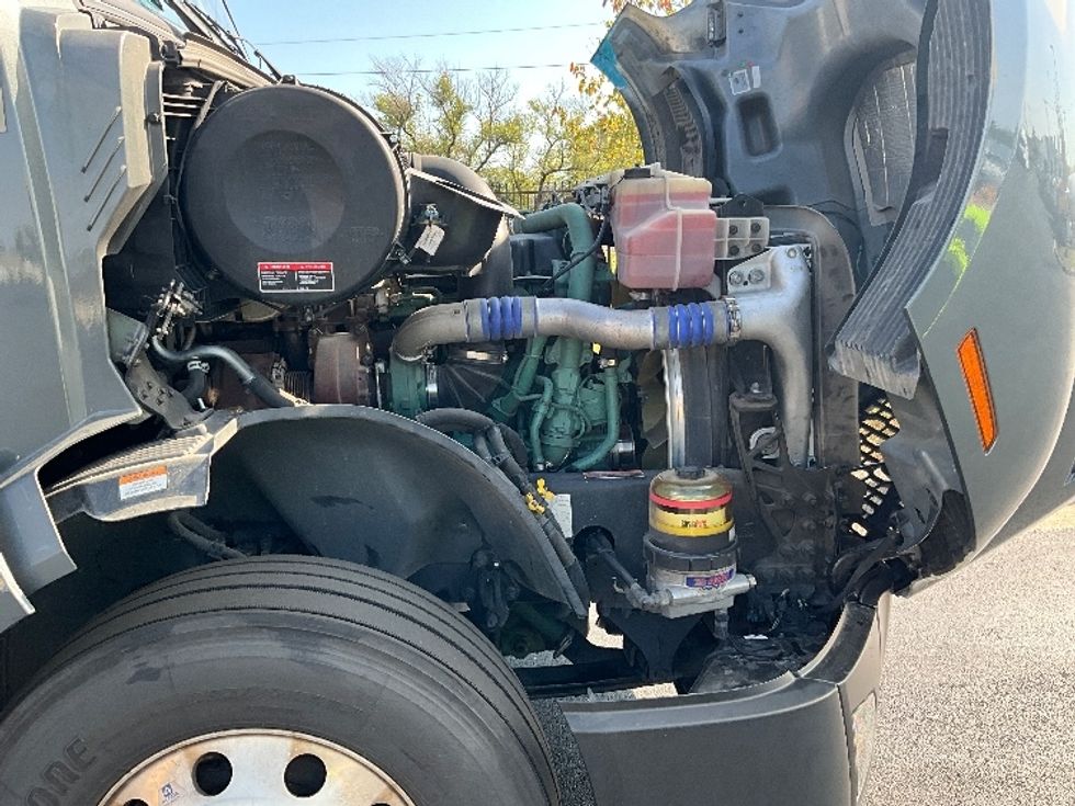 Sleeper Tractor-Heavy Duty Tractors-Volvo-2020-VNL64760-East Chicago-IN-536,000\n\t\tmiles-$ 62,000 - Image 20
