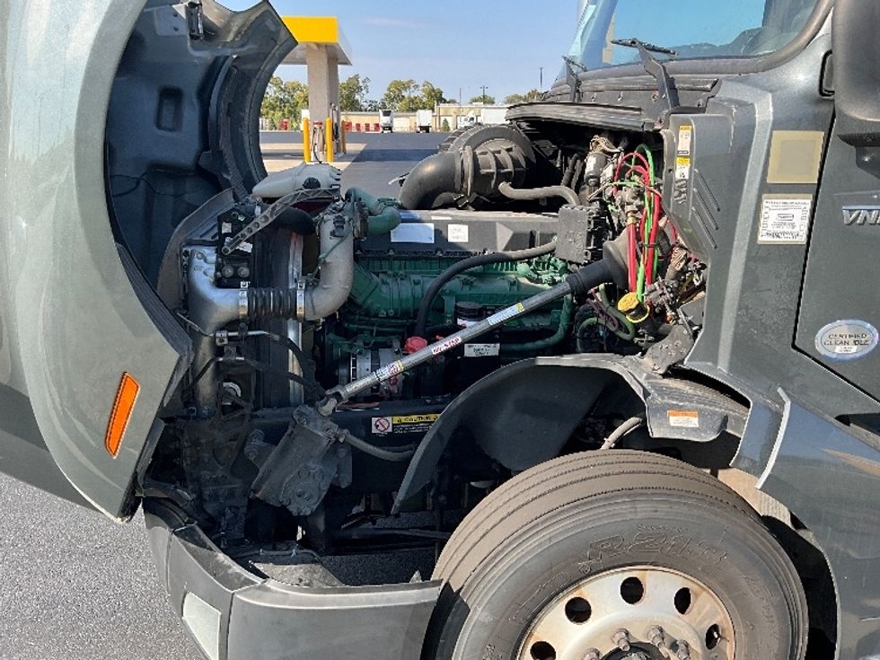 Sleeper Tractor-Heavy Duty Tractors-Volvo-2020-VNL64760-East Chicago-IN-536,000\n\t\tmiles-$ 62,000 - Image 21