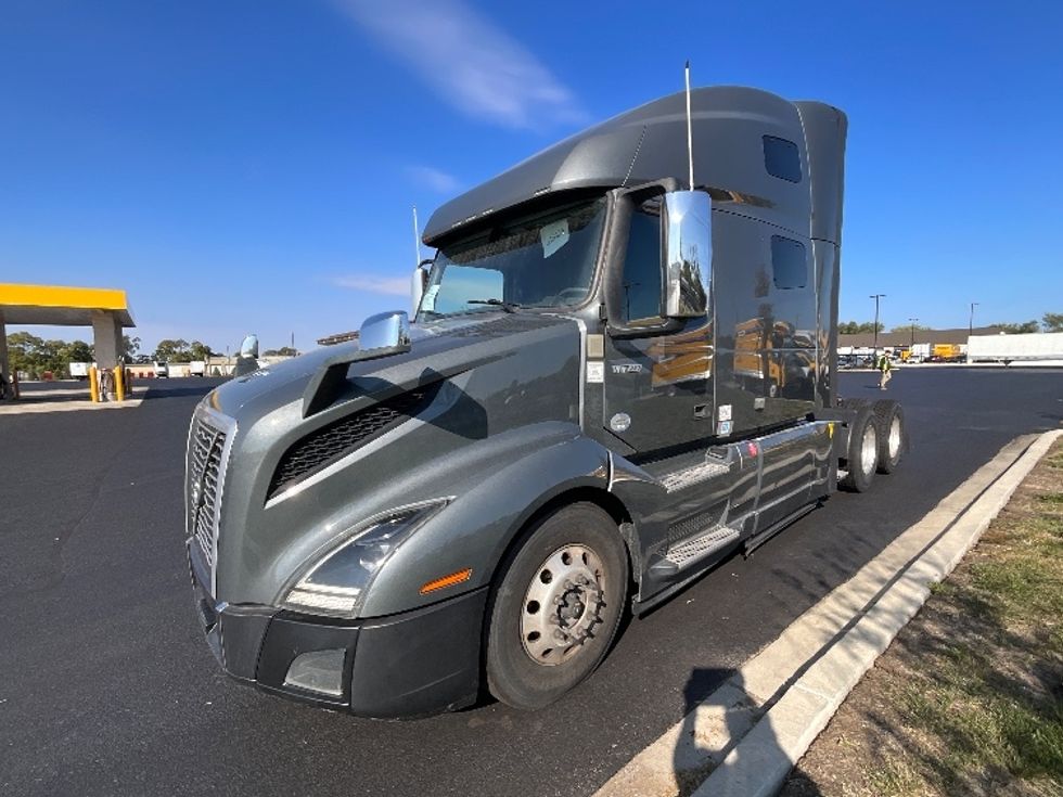 Sleeper Tractor-Heavy Duty Tractors-Volvo-2020-VNL64760-East Chicago-IN-536,000\n\t\tmiles-$ 62,000 - Image 3