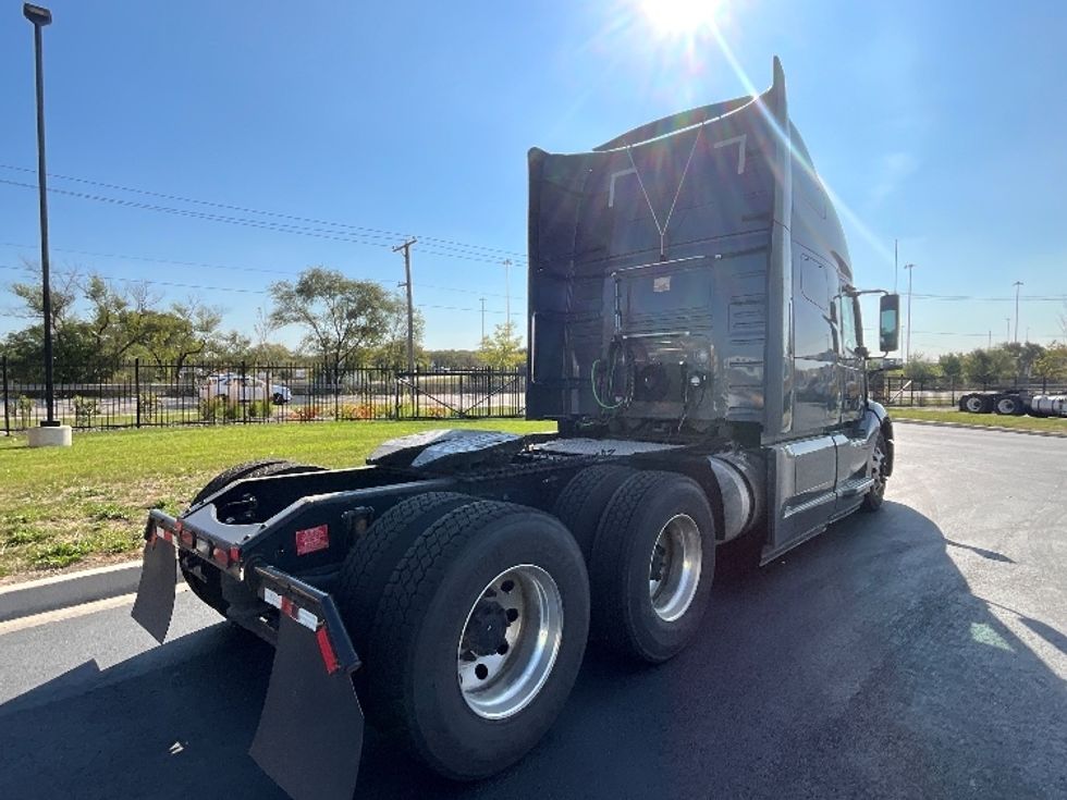 Sleeper Tractor-Heavy Duty Tractors-Volvo-2020-VNL64760-East Chicago-IN-536,000\n\t\tmiles-$ 62,000 - Image 7