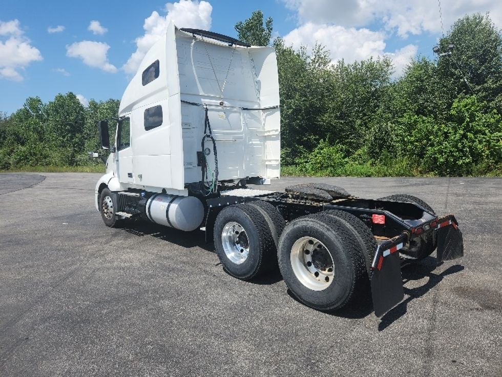 Sleeper Tractor-Heavy Duty Tractors-Volvo-2020-VNL64760-Elizabethtown-KY-589,591\n\t\tmiles-$ 56,250 - Image 5