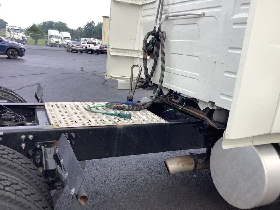 Sleeper Tractor-Heavy Duty Tractors-Volvo-2020-VNL64760-Elizabethtown-KY-621,285\n\t\tmiles-$ 59,500 - Image 22