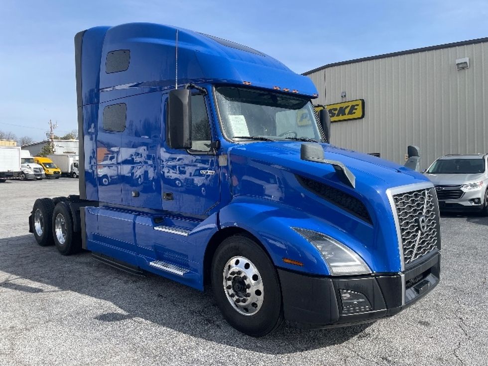 Sleeper Tractor-Heavy Duty Tractors-Volvo-2020-VNL64760-Forest Park-GA-727,567\n\t\tmiles-$ 46,250 - Image 1