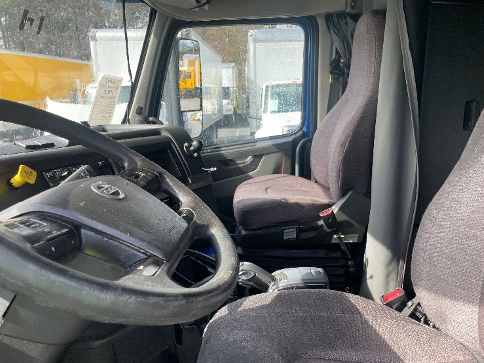 Sleeper Tractor-Heavy Duty Tractors-Volvo-2020-VNL64760-Forest Park-GA-727,567\n\t\tmiles-$ 46,250 - Image 10