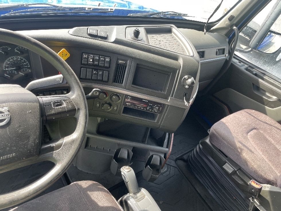 Sleeper Tractor-Heavy Duty Tractors-Volvo-2020-VNL64760-Forest Park-GA-727,567\n\t\tmiles-$ 46,250 - Image 12
