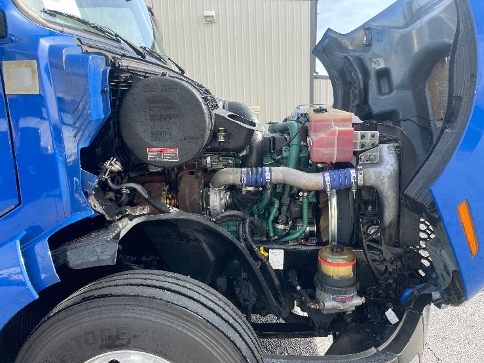 Sleeper Tractor-Heavy Duty Tractors-Volvo-2020-VNL64760-Forest Park-GA-727,567\n\t\tmiles-$ 46,250 - Image 20