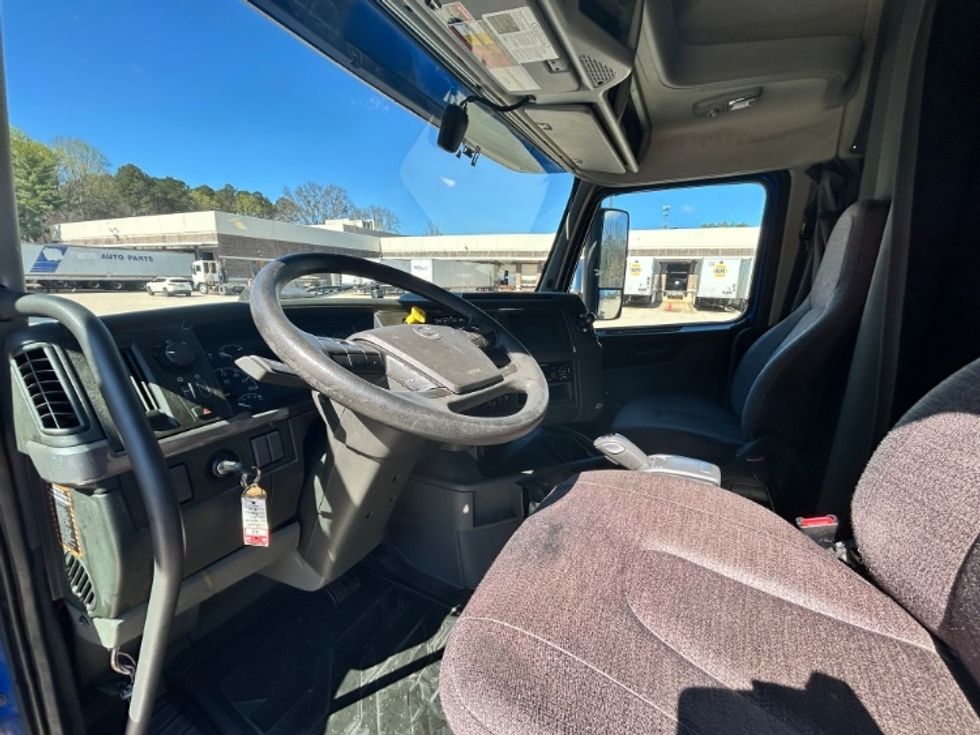 Sleeper Tractor-Heavy Duty Tractors-Volvo-2020-VNL64760-Forest Park-GA-854,419\n\t\tmiles-$ 36,750 - Image 10