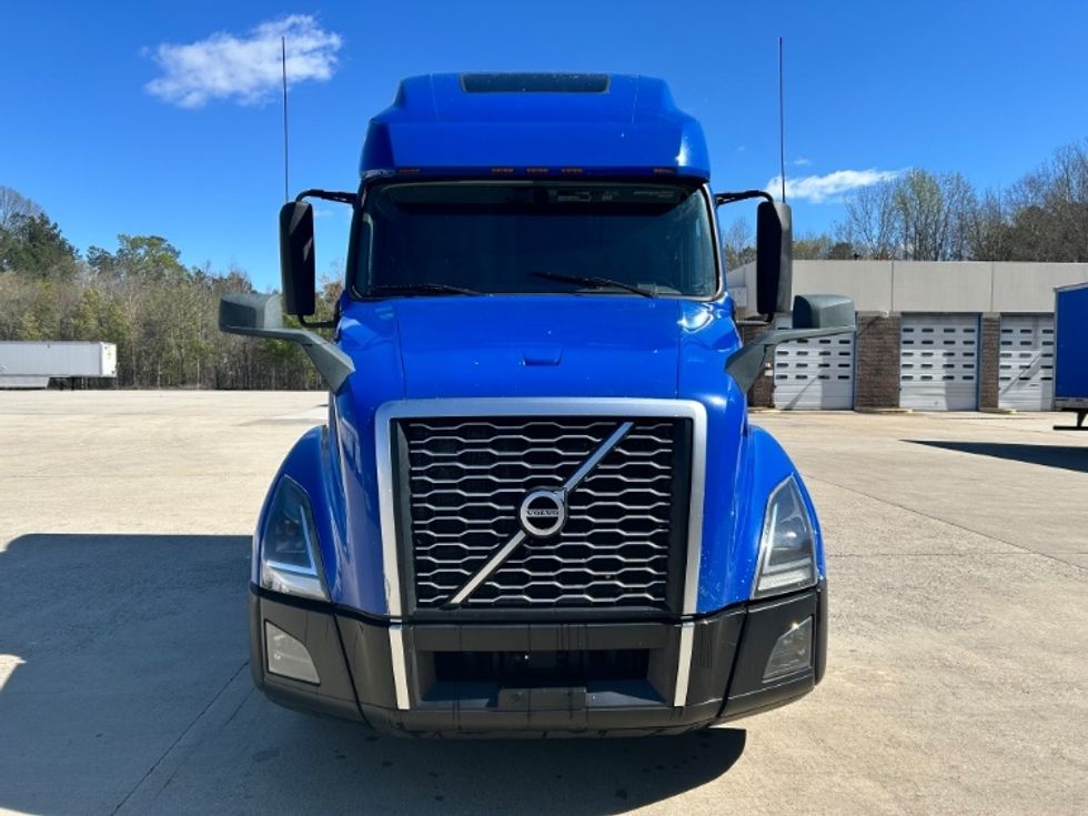 Sleeper Tractor-Heavy Duty Tractors-Volvo-2020-VNL64760-Forest Park-GA-854,419\n\t\tmiles-$ 36,750 - Image 2