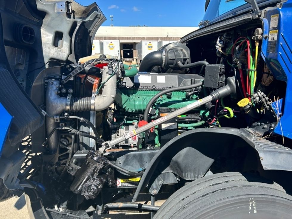 Sleeper Tractor-Heavy Duty Tractors-Volvo-2020-VNL64760-Forest Park-GA-854,419\n\t\tmiles-$ 36,750 - Image 20