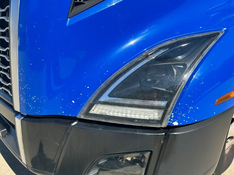 Sleeper Tractor-Heavy Duty Tractors-Volvo-2020-VNL64760-Forest Park-GA-854,419\n\t\tmiles-$ 36,750 - Image 21