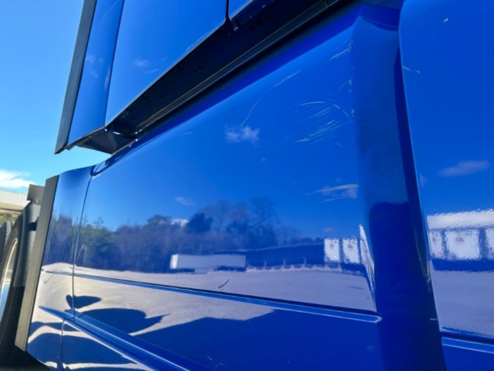 Sleeper Tractor-Heavy Duty Tractors-Volvo-2020-VNL64760-Forest Park-GA-854,419\n\t\tmiles-$ 36,750 - Image 23