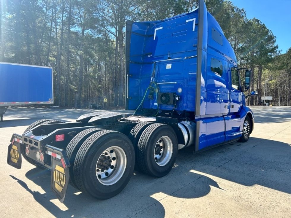 Sleeper Tractor-Heavy Duty Tractors-Volvo-2020-VNL64760-Forest Park-GA-854,419\n\t\tmiles-$ 36,750 - Image 7