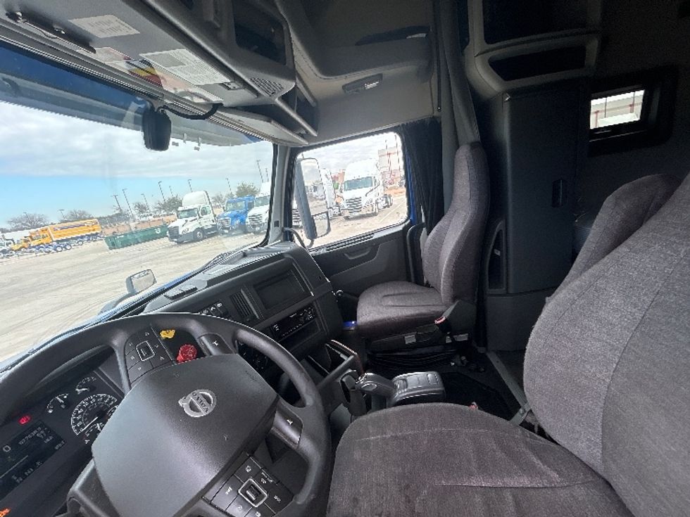Sleeper Tractor-Heavy Duty Tractors-Volvo-2020-VNL64760-Fort Worth-TX-677,607\n\t\tmiles-$ 51,500 - Image 10