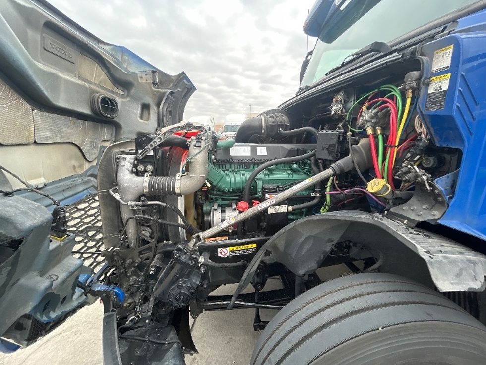 Sleeper Tractor-Heavy Duty Tractors-Volvo-2020-VNL64760-Fort Worth-TX-677,607\n\t\tmiles-$ 51,500 - Image 20