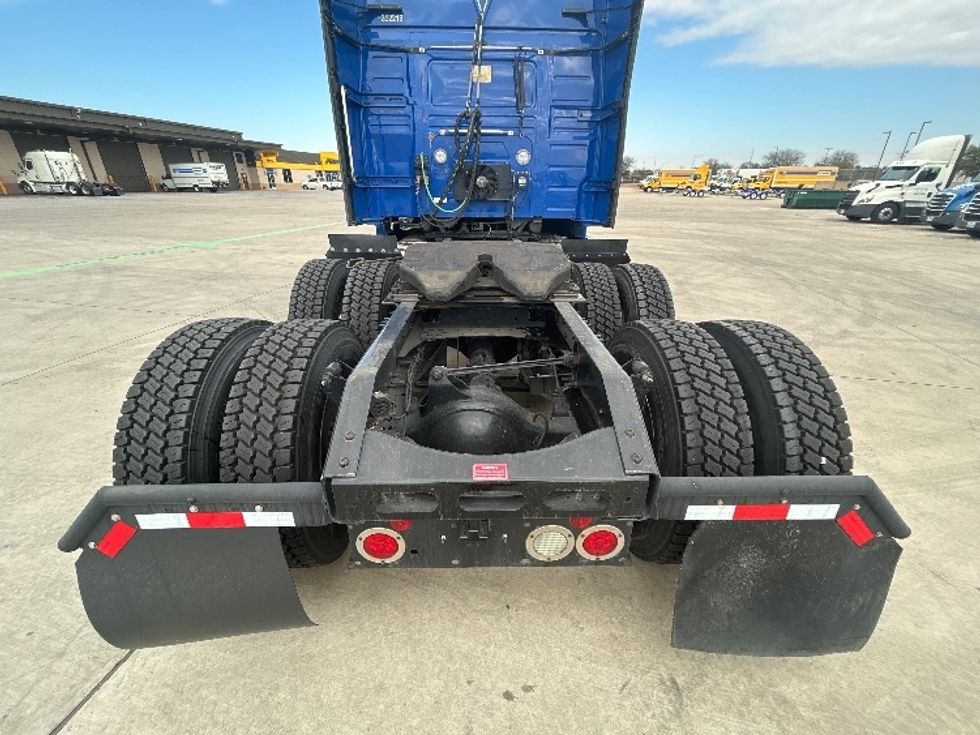 Sleeper Tractor-Heavy Duty Tractors-Volvo-2020-VNL64760-Fort Worth-TX-677,607\n\t\tmiles-$ 51,500 - Image 6