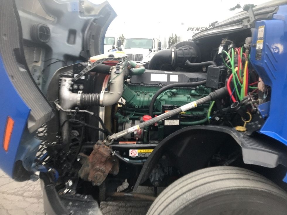 Sleeper Tractor-Heavy Duty Tractors-Volvo-2020-VNL64760-Harrisburg-PA-618,068\n\t\tmiles-$ 52,750 - Image 20