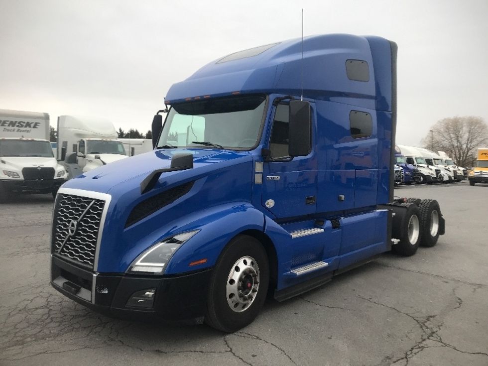 Sleeper Tractor-Heavy Duty Tractors-Volvo-2020-VNL64760-Harrisburg-PA-618,068\n\t\tmiles-$ 52,750 - Image 3