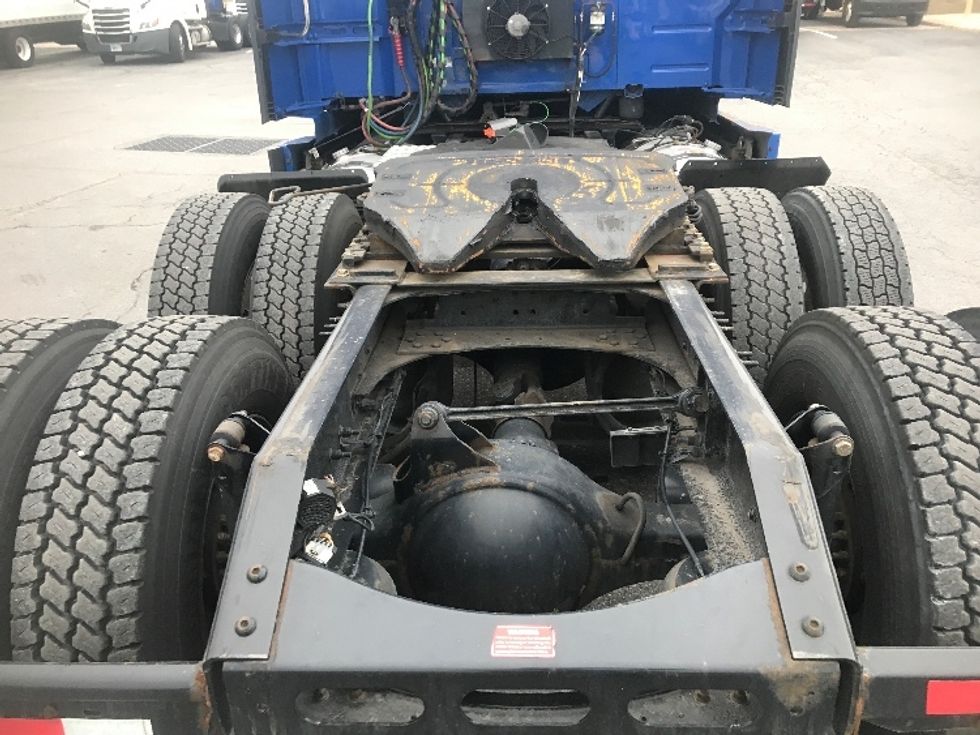 Sleeper Tractor-Heavy Duty Tractors-Volvo-2020-VNL64760-Harrisburg-PA-618,068\n\t\tmiles-$ 52,750 - Image 6