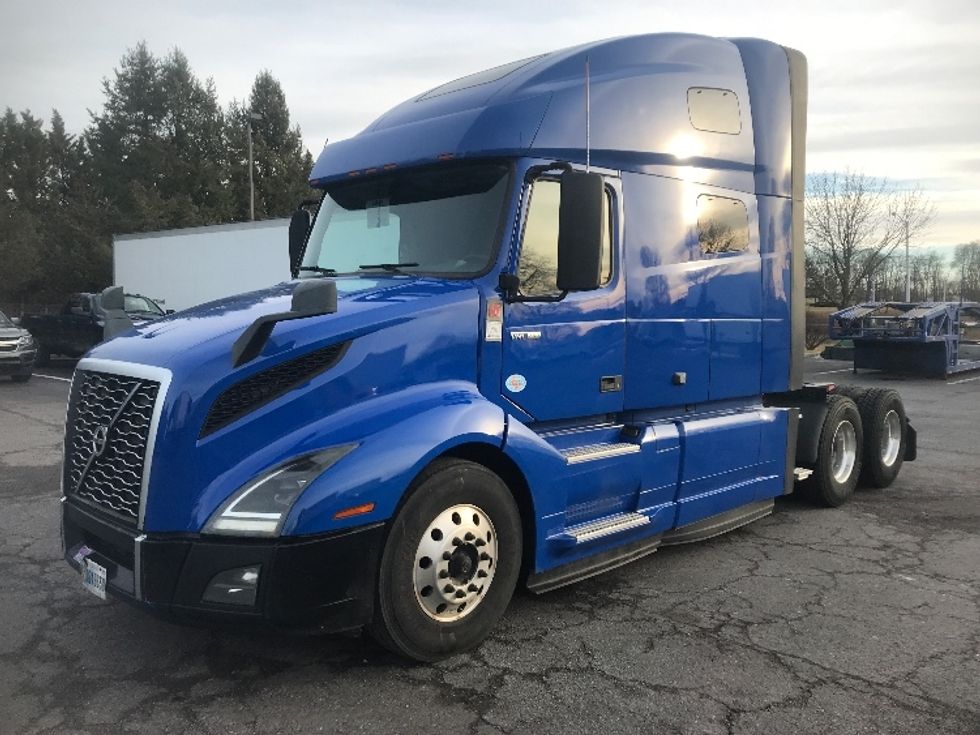 Sleeper Tractor-Heavy Duty Tractors-Volvo-2020-VNL64760-Harrisburg-PA-657,064\n\t\tmiles-$ 49,000 - Image 3