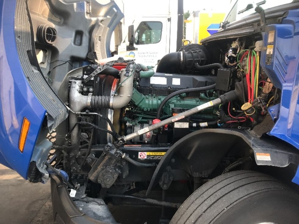 Sleeper Tractor-Heavy Duty Tractors-Volvo-2020-VNL64760-Harrisburg-PA-663,713\n\t\tmiles-$ 53,000 - Image 21