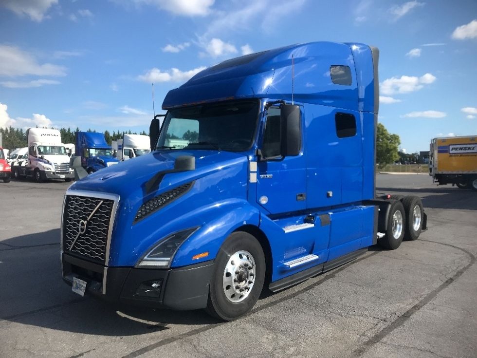 Sleeper Tractor-Heavy Duty Tractors-Volvo-2020-VNL64760-Harrisburg-PA-663,713\n\t\tmiles-$ 53,000 - Image 3