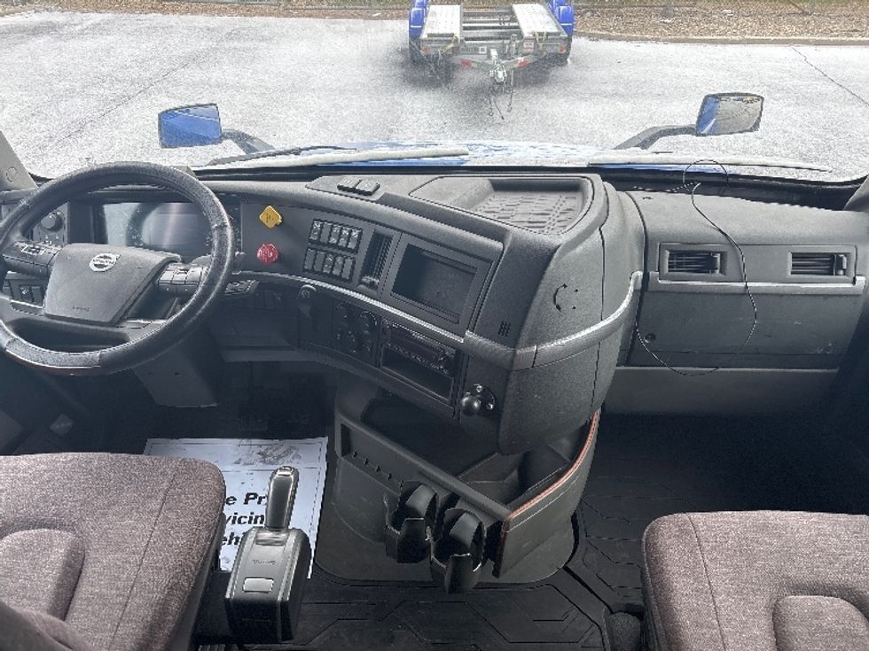 Sleeper Tractor-Heavy Duty Tractors-Volvo-2020-VNL64760-Indianapolis-IN-710,058\n\t\tmiles-$ 45,250 - Image 11