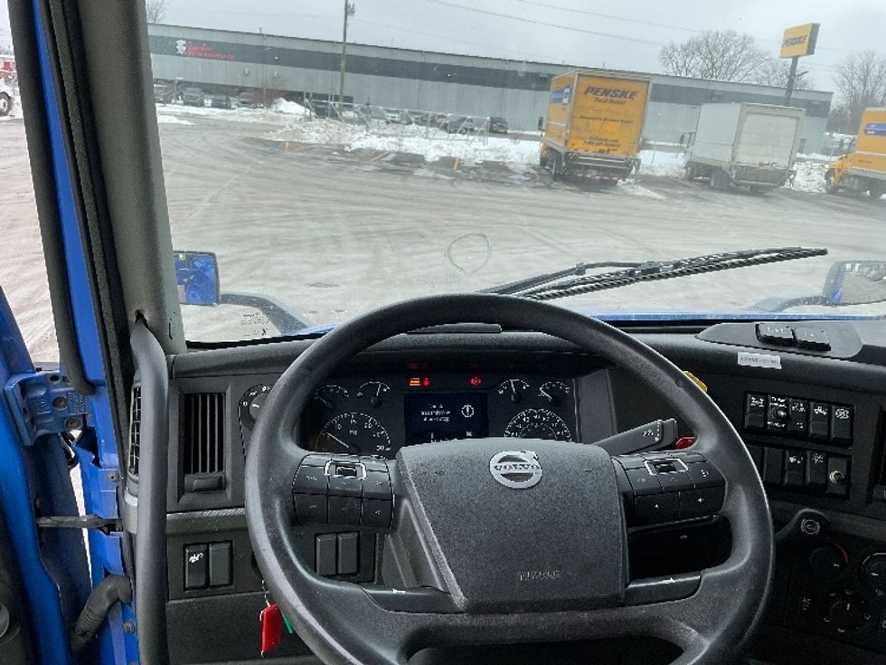 Sleeper Tractor-Heavy Duty Tractors-Volvo-2020-VNL64760-Indianapolis-IN-714,107\n\t\tmiles-$ 45,000 - Image 11