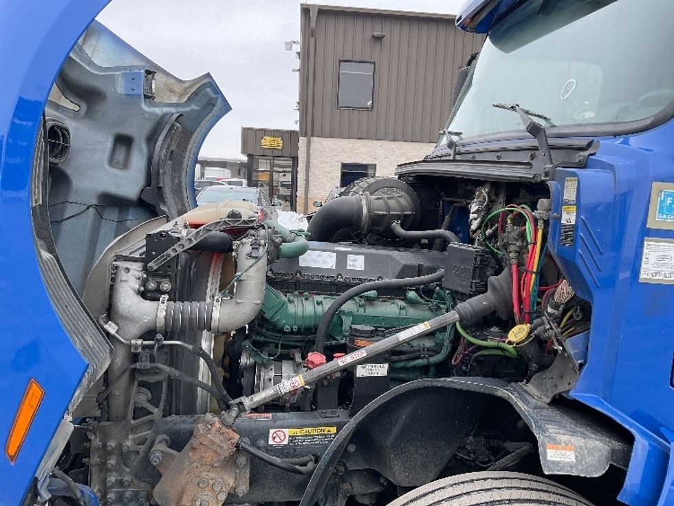 Sleeper Tractor-Heavy Duty Tractors-Volvo-2020-VNL64760-Indianapolis-IN-714,107\n\t\tmiles-$ 45,000 - Image 21